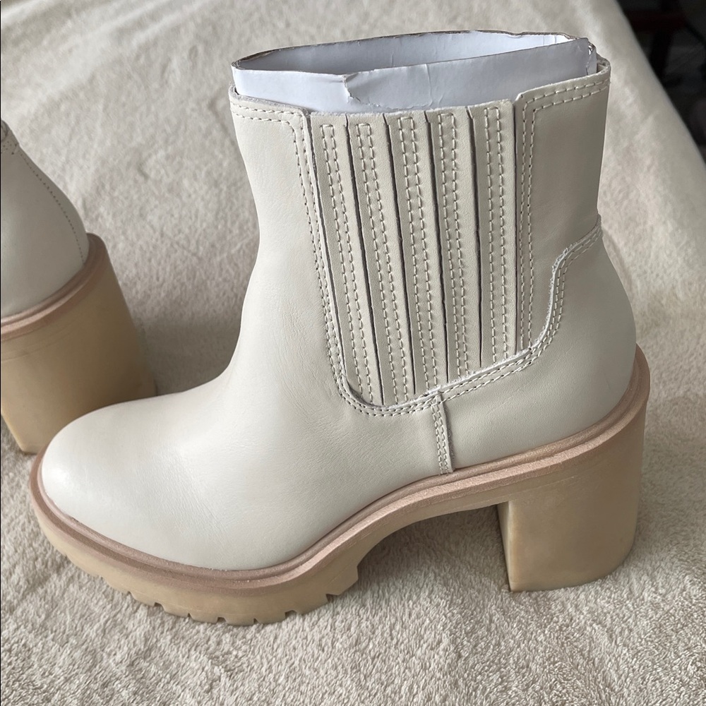 NWOB Dolce Vita Cream Chunky Heal Boot SZ 9.5 - Picture 3 of 10